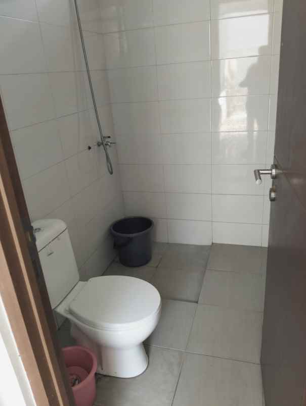 dijual rumah komplek derwati mas