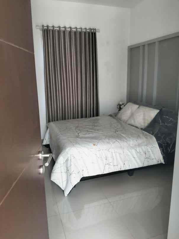 dijual rumah komplek derwati mas