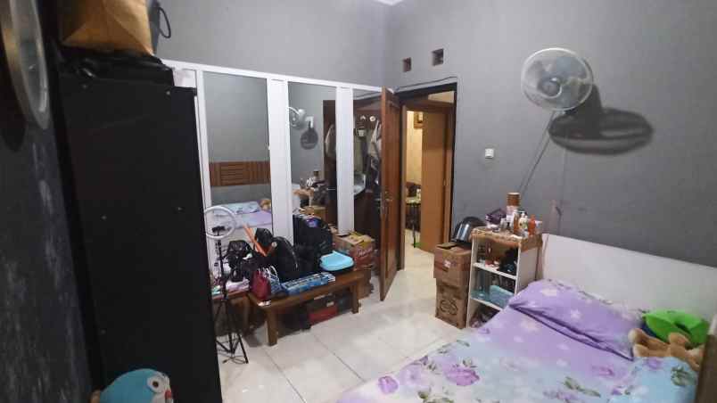 dijual rumah komplek graha pelangi elok