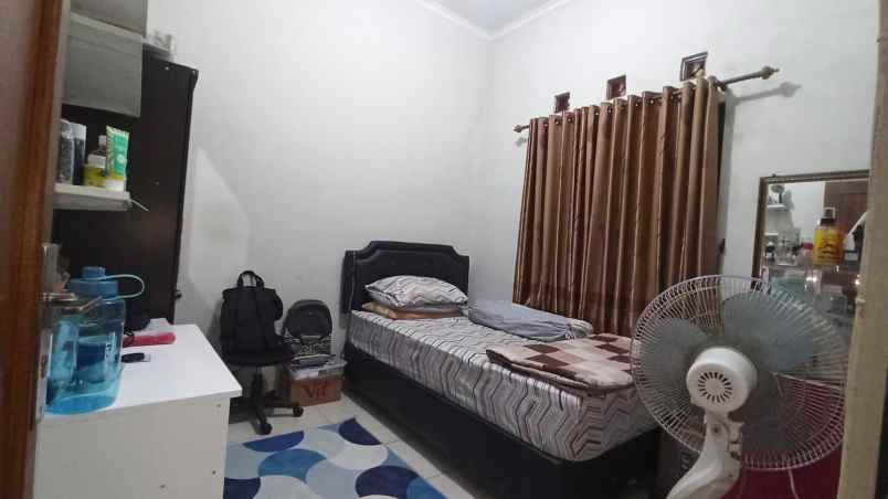 dijual rumah komplek graha pelangi elok