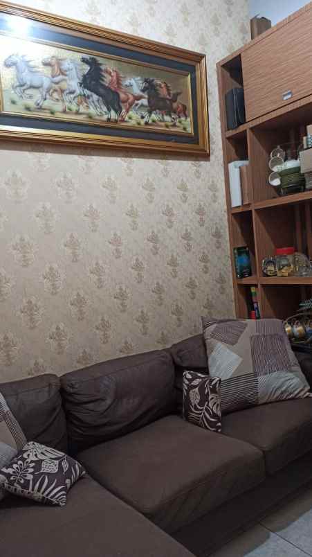 dijual rumah komplek graha pelangi elok