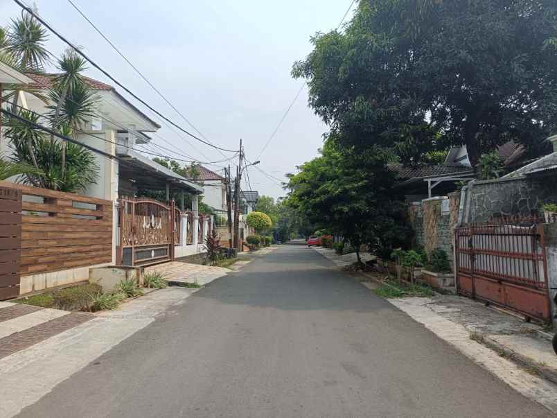 dijual rumah komplek pondok kelapa