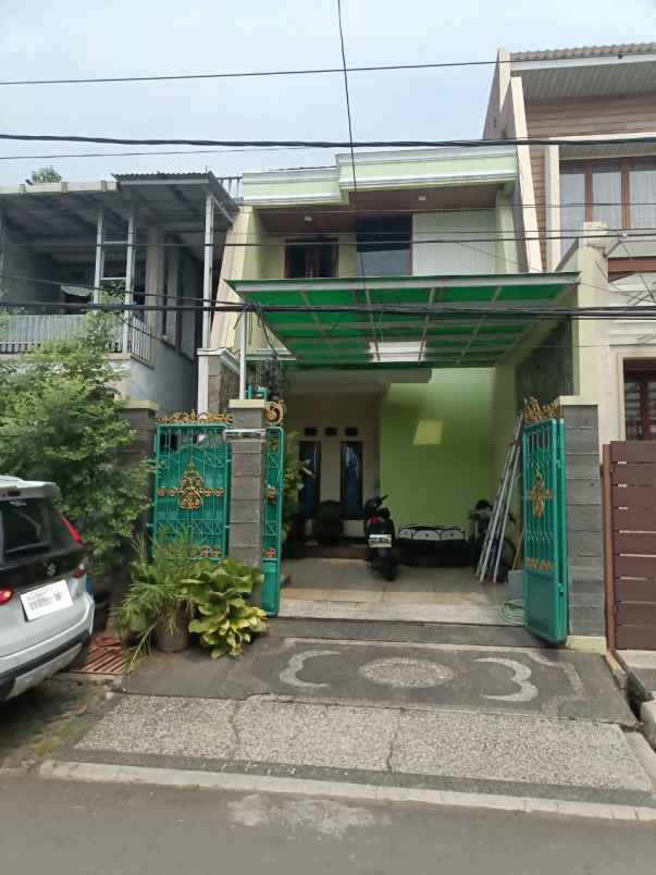 dijual rumah komplek pondok kelapa