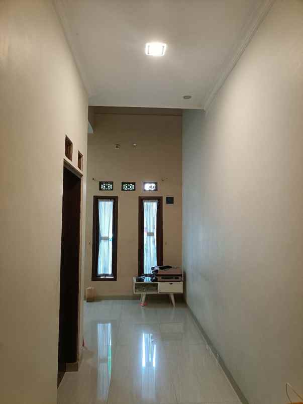 dijual rumah komplek pondok kelapa