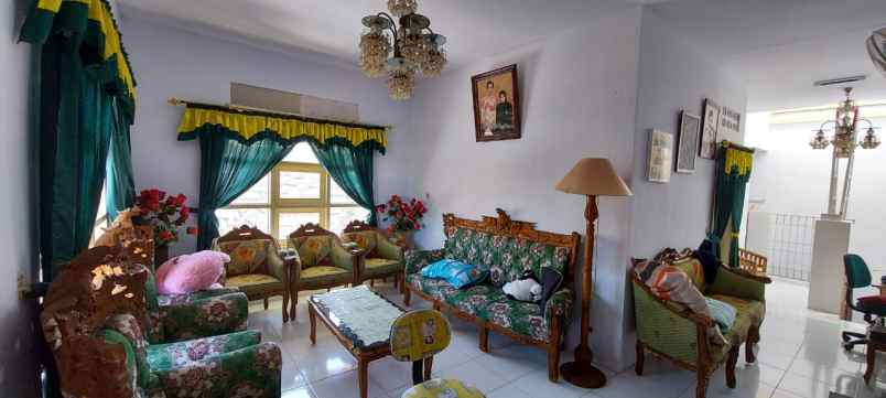 dijual rumah komplek taman ciharendong