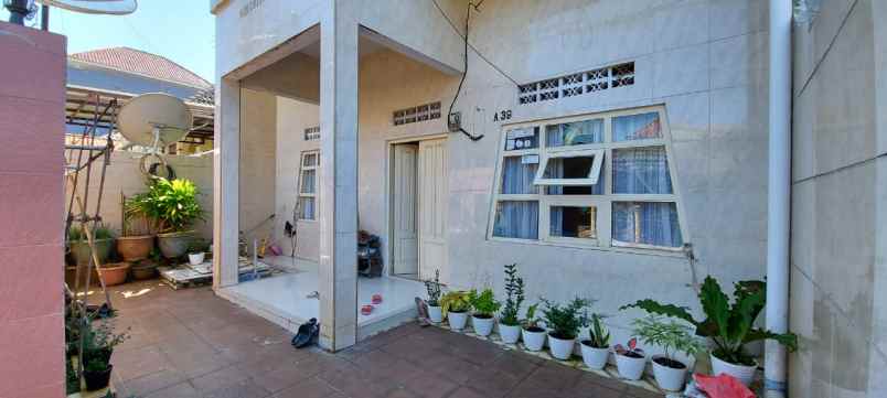 dijual rumah komplek taman ciharendong