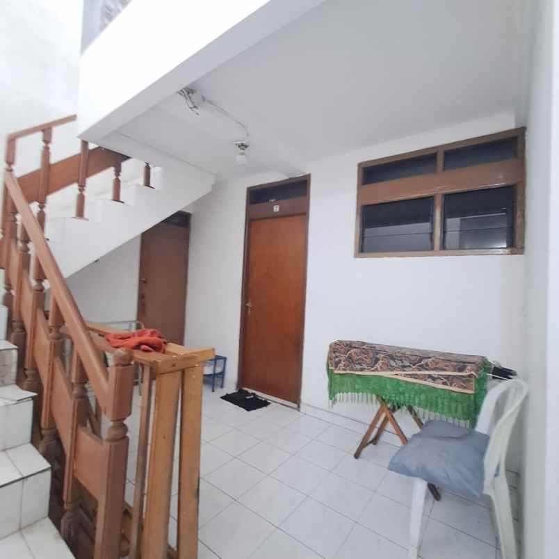 dijual rumah kost gandaria