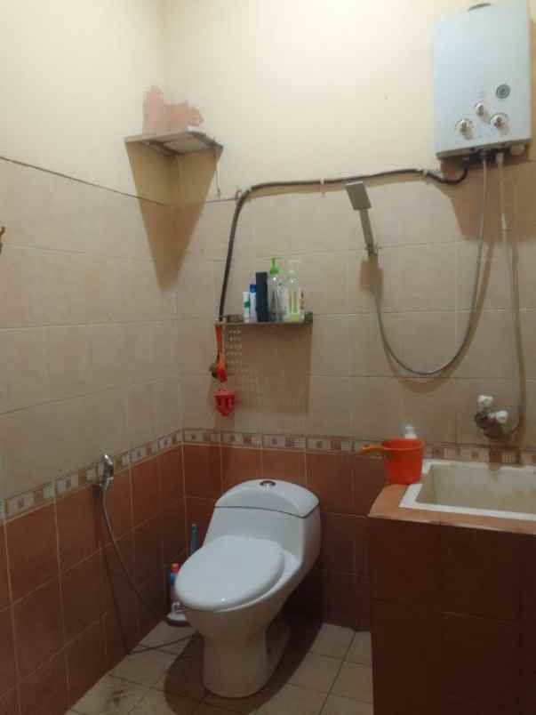 dijual rumah kota mas