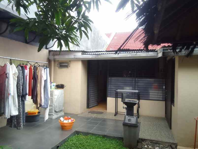 dijual rumah kota mas