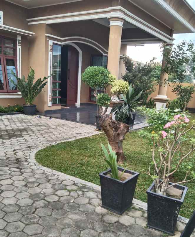 dijual rumah kota sepang labuhan ratu