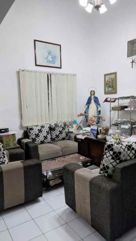 dijual rumah krembangan