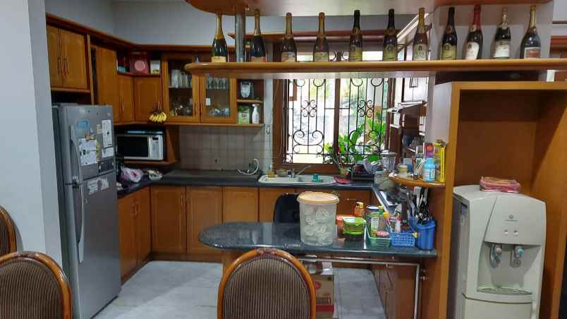 dijual rumah lapangan tembak