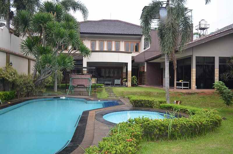dijual rumah lapangan tembak