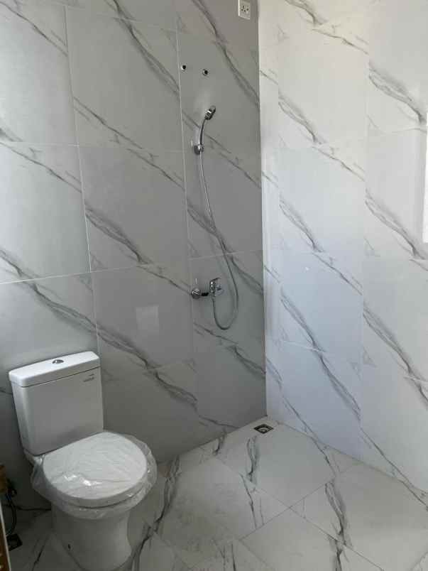 dijual rumah lavon 2 swan city cikupa