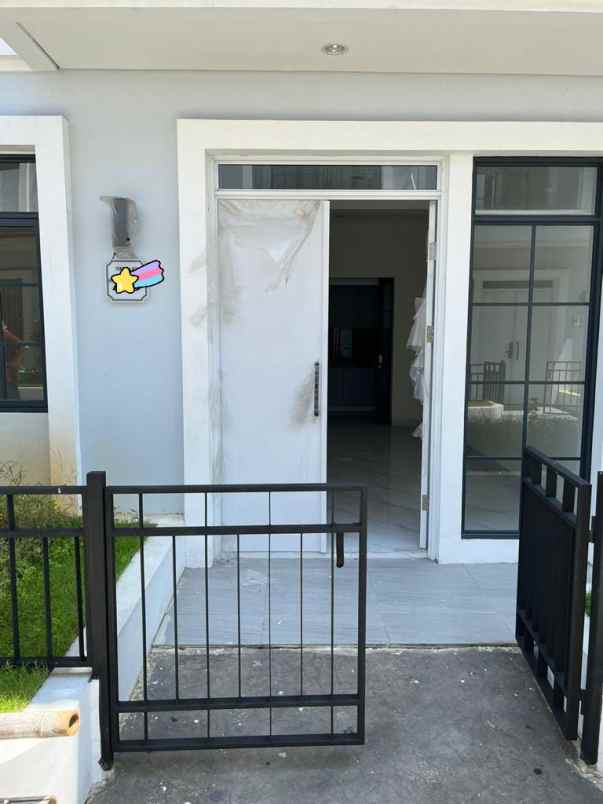 dijual rumah lavon 2 swan city cikupa