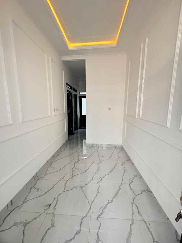 dijual rumah lenteng agung