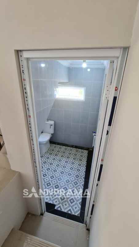 dijual rumah limo depok