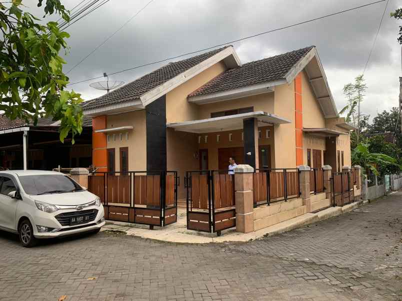dijual rumah malangrejo wedomartani kec