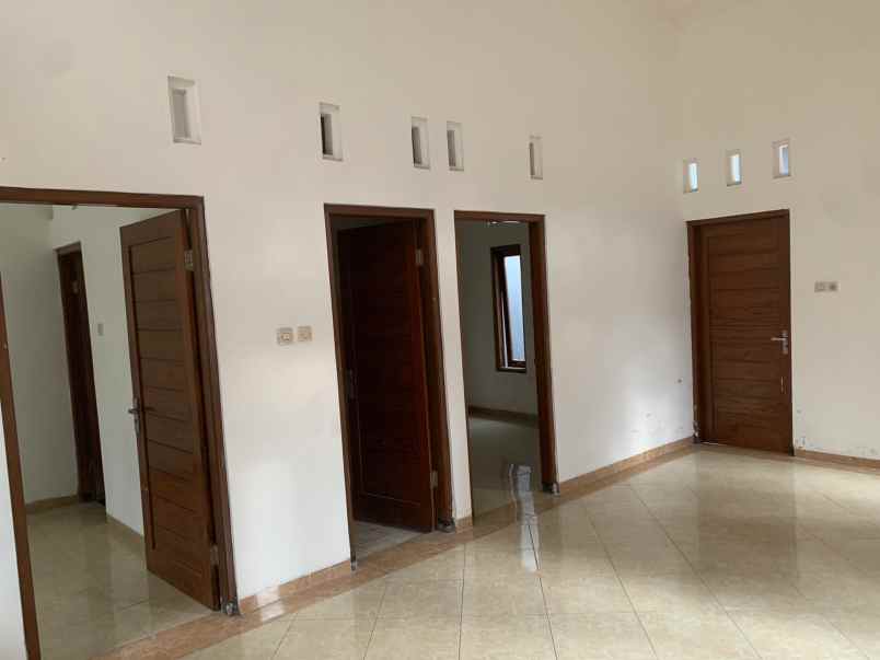 dijual rumah malangrejo wedomartani kec