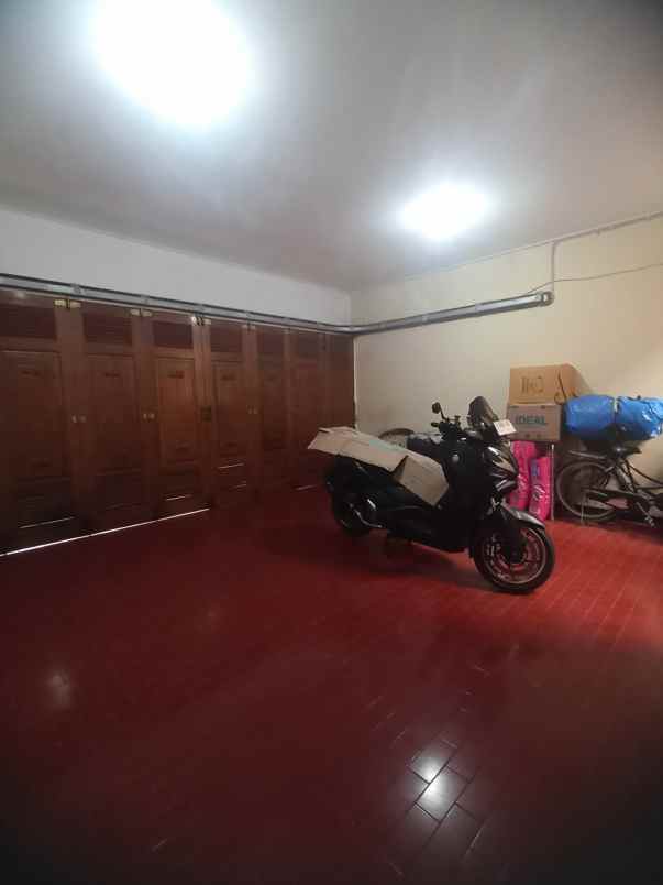 dijual rumah manyar kertoadi