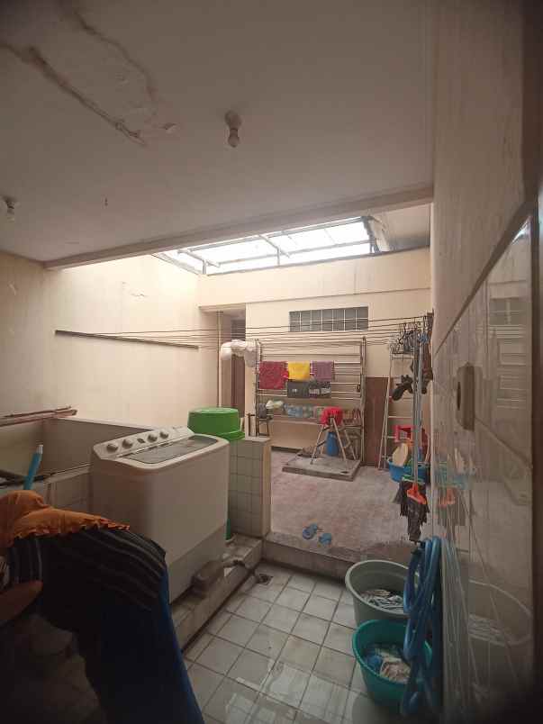 dijual rumah manyar kertoadi