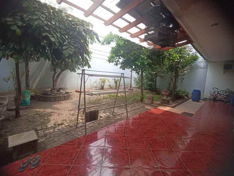 dijual rumah manyar kertoadi