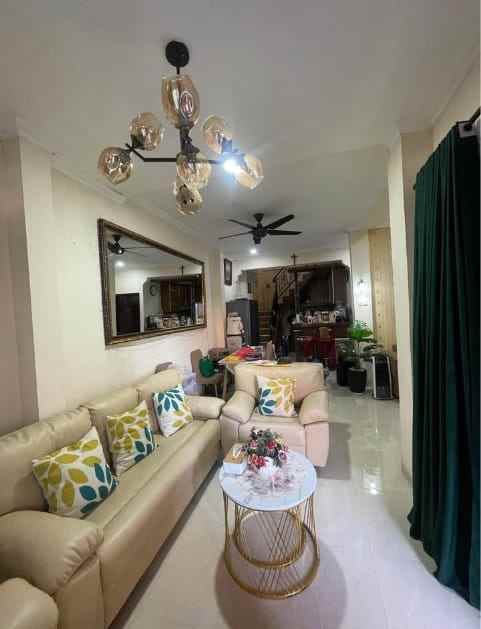 dijual rumah mediterania regency