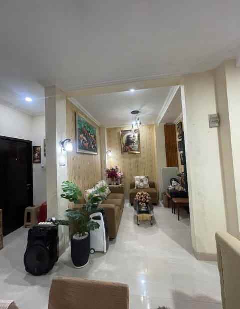 dijual rumah mediterania regency