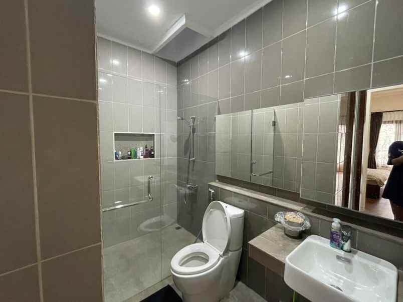 dijual rumah megapolitan cinere estate