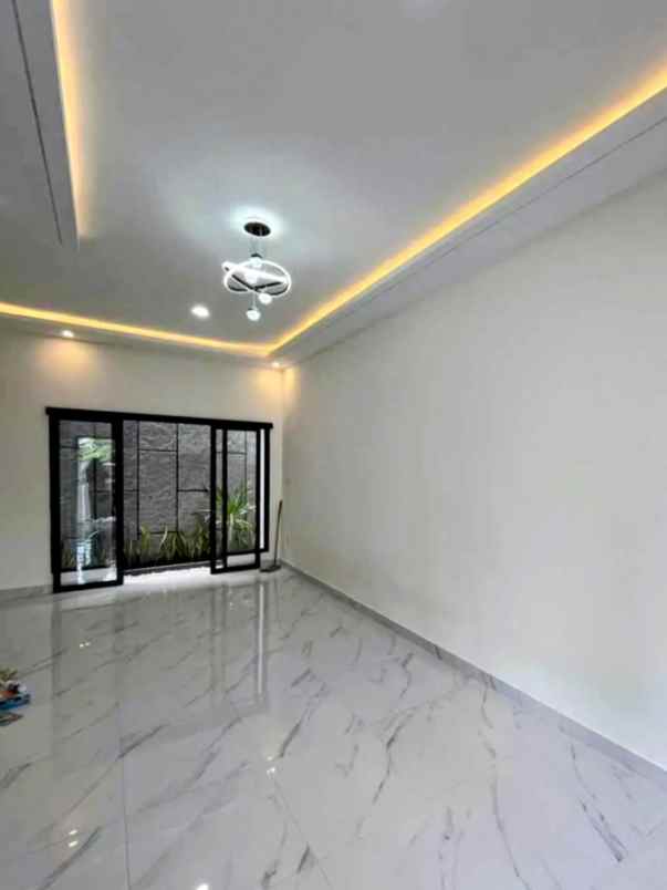 dijual rumah minomartani