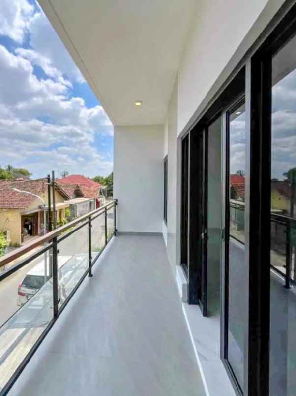 dijual rumah minomartani