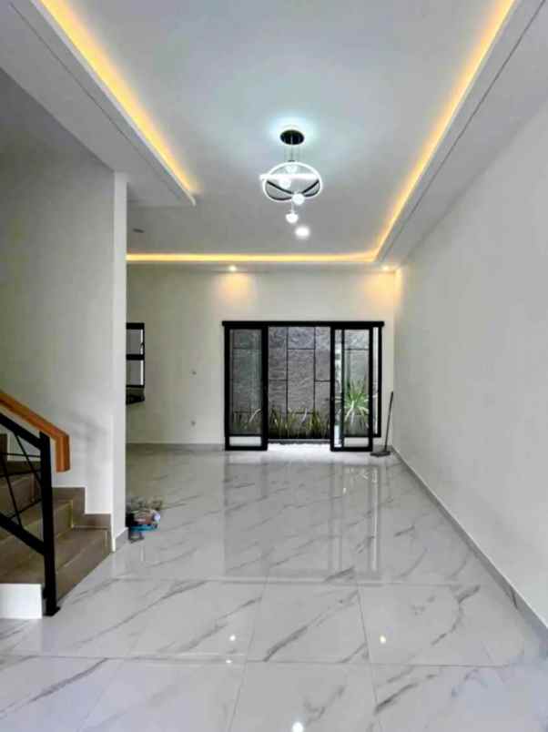 dijual rumah minomartani