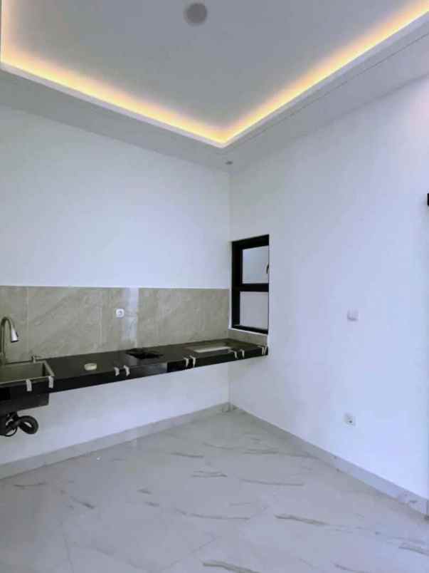 dijual rumah minomartani