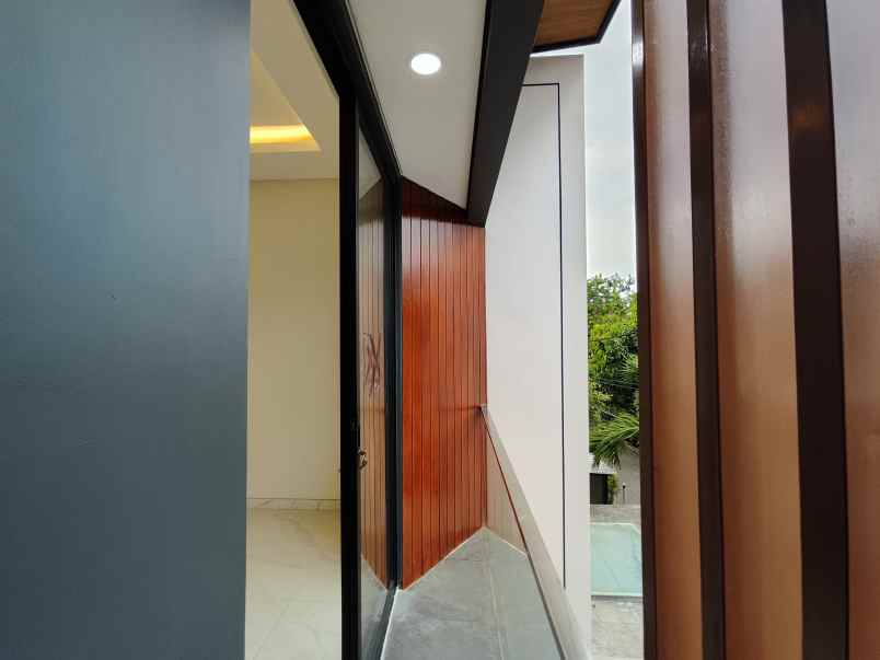 dijual rumah mulyosari