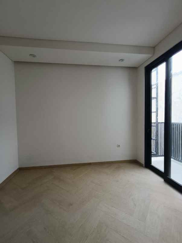dijual rumah mulyosari