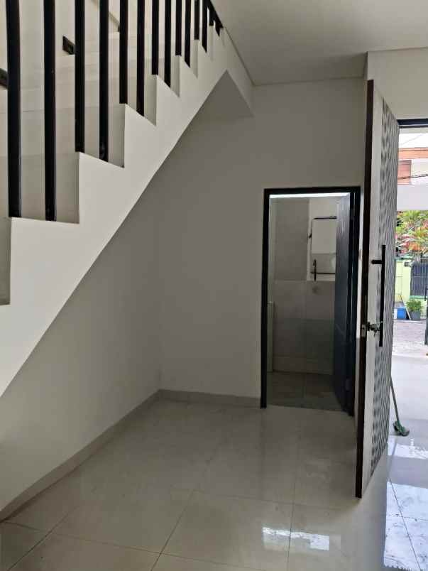 dijual rumah mulyosari