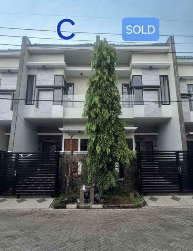 dijual rumah mulyosari prima