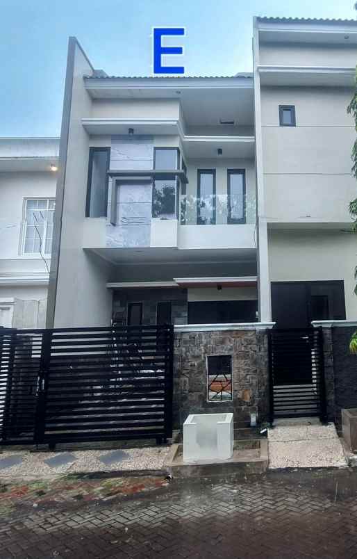 dijual rumah mulyosari prima