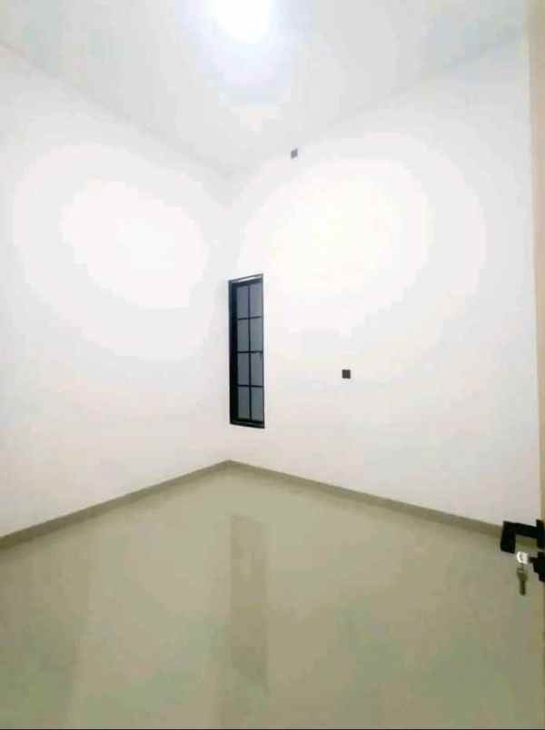 dijual rumah mutiara gading timur