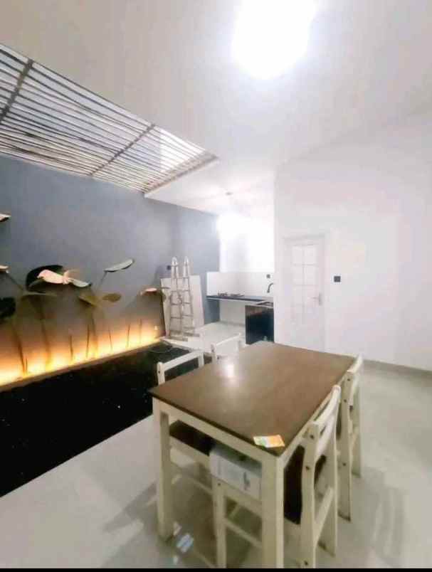 dijual rumah mutiara gading timur