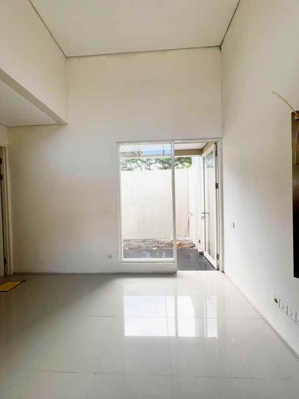 dijual rumah northwest park sambikerep