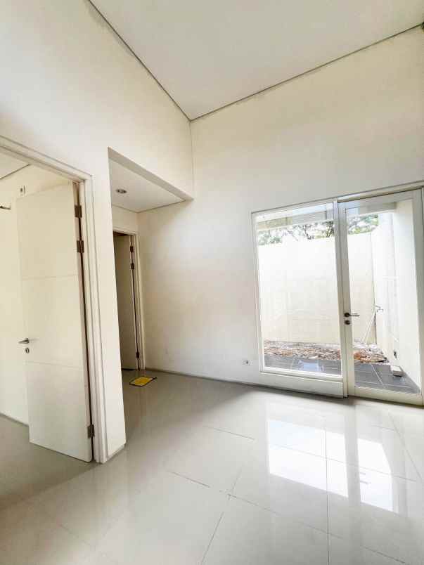 dijual rumah northwest park sambikerep