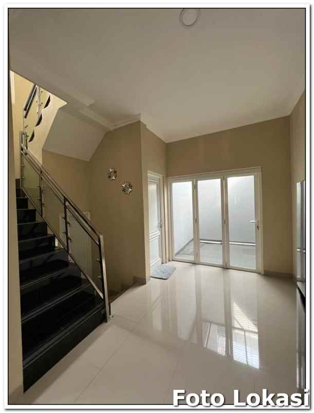 dijual rumah nusupan trihanggo kec