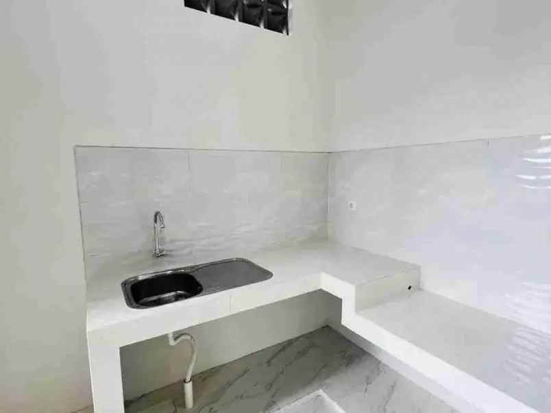 dijual rumah pakal madya