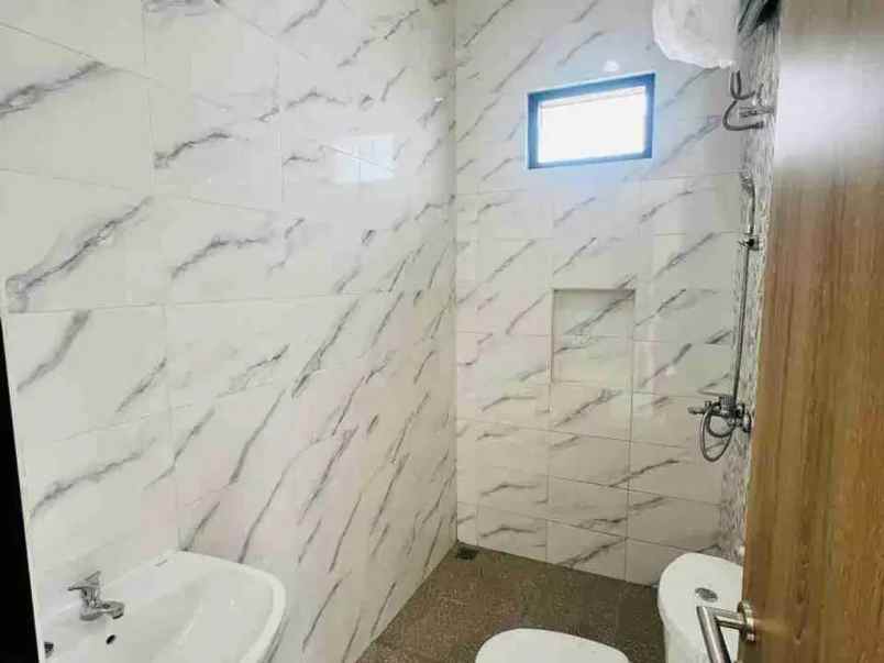 dijual rumah pakal madya