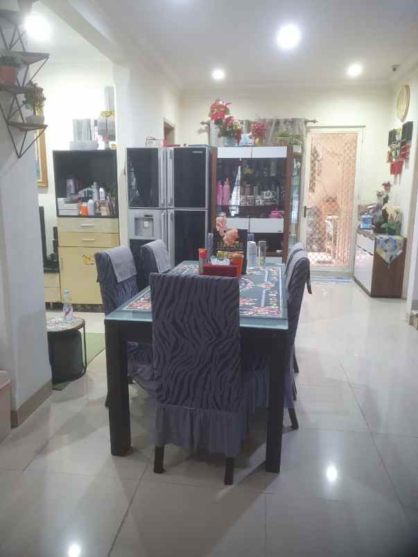 dijual rumah pakuwon city virginia regency