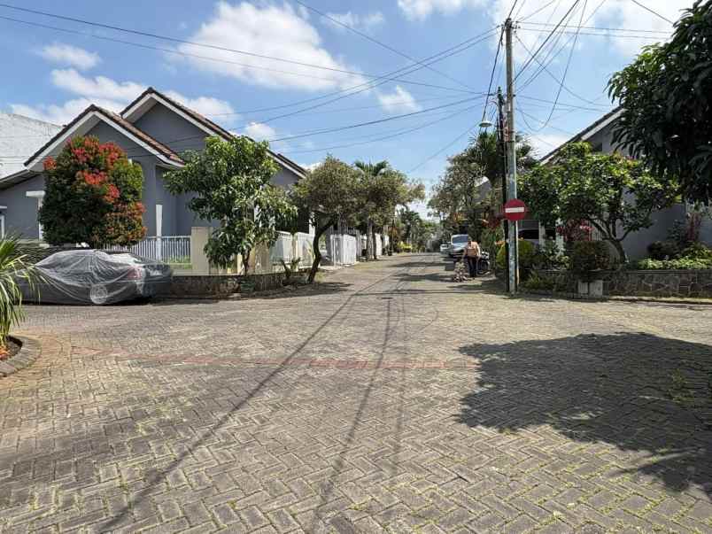 dijual rumah pandanwangi sulfat kota malang