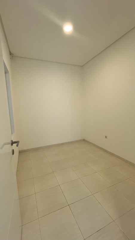 dijual rumah paradise city