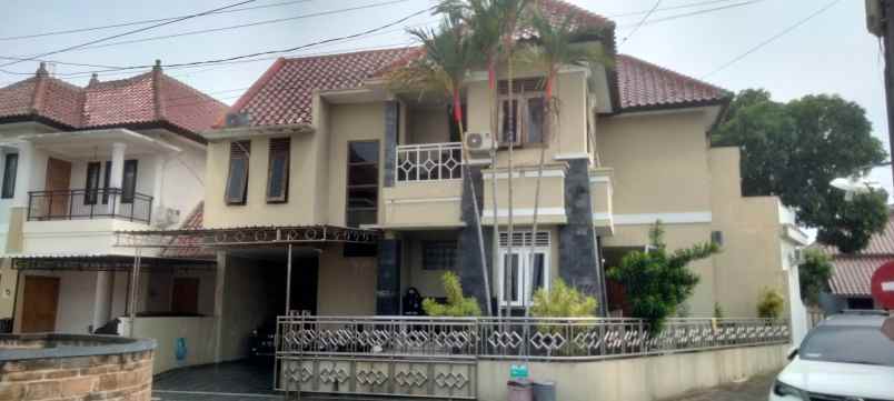 dijual rumah perum citra graha drono
