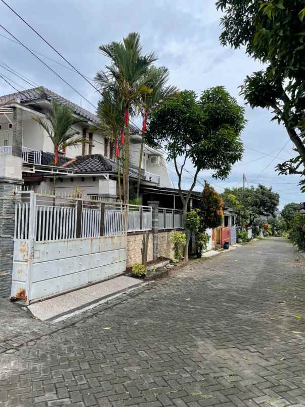 dijual rumah perumahan blimbing kota malang